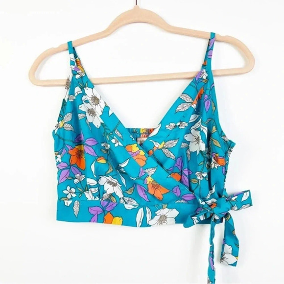 OG COLLECTIVE Floral Summer Crop Top Size Medium - Picture 2 of 5